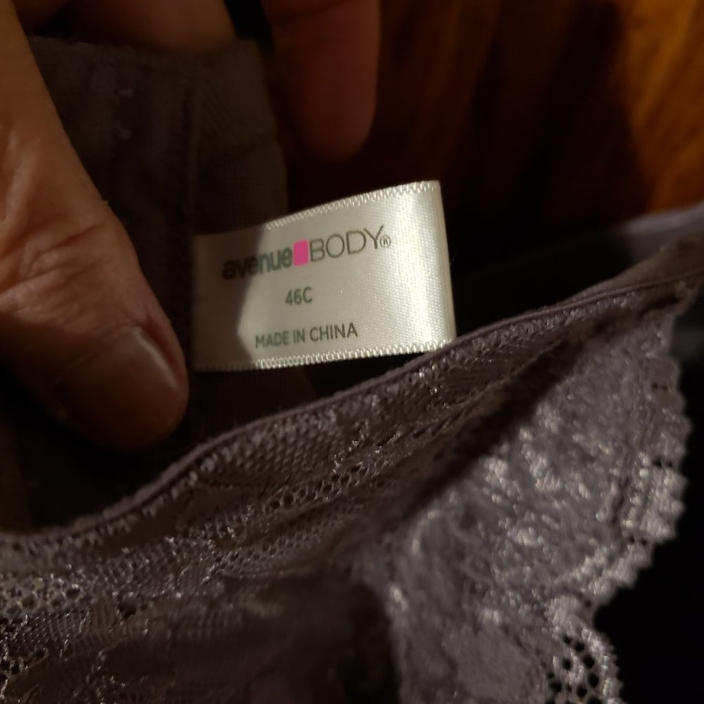 Bras - Picture 8 of 10